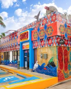EL OXXO MÁS HERMOSO DE MÉXICO ES INSPIRADO EN LA CULTURA WIXÁRIKA