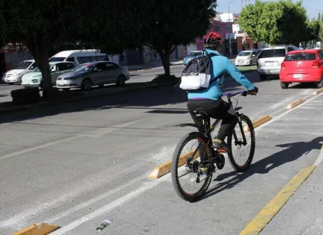 Refuerzan vigilancia y sancionan invasión de ciclovías en Puebla capital