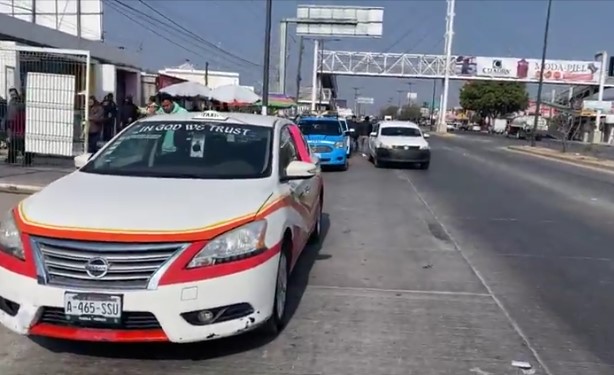 Taxistas de Tehuacán exigen operativos contra unidades de transporte por aplicación
