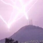 RAYO ILUMINA EL CIELO DE LA CDMX