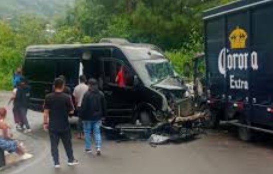 GIOVANNI DOMÍNGUEZ Y SU GRUPO RESULTAN ILESOS