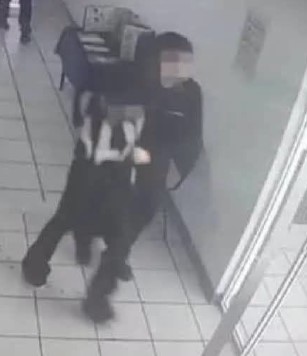 CONDENAN A ADOLESCENTE POR ASESINATO DE MAESTRAS