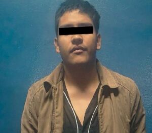 DETIENEN A HOMBRE ARMADO