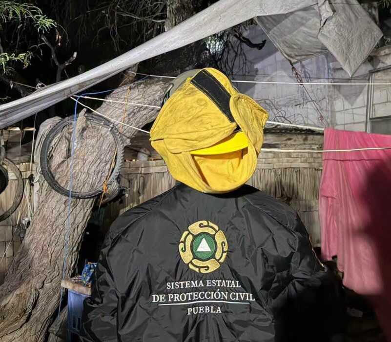 ATIENDEN AFECTACIONES POR LLUVIAS Y VIENTO EN PUEBLA